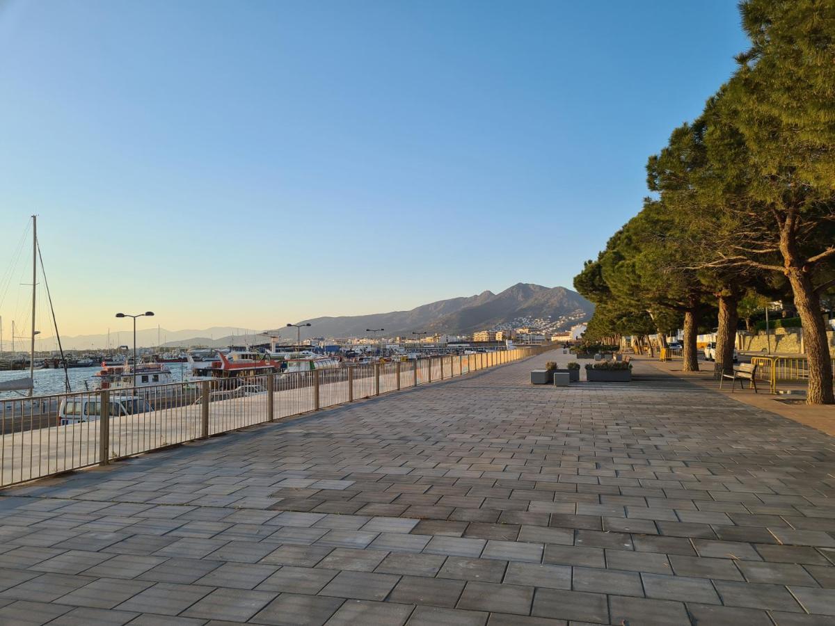 Acogedor apartamento vistas al mar Roses Exterior foto