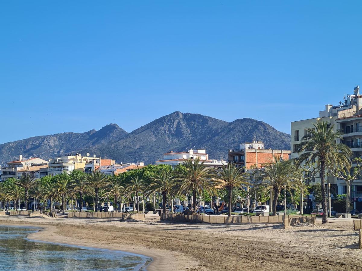 Acogedor apartamento vistas al mar Roses Exterior foto