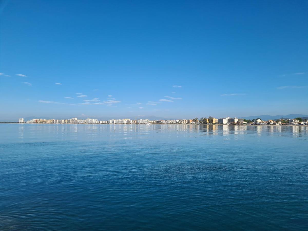 Acogedor apartamento vistas al mar Roses Exterior foto